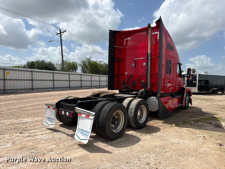 image for item YA3745 2023 Kenworth T680 semi truck
