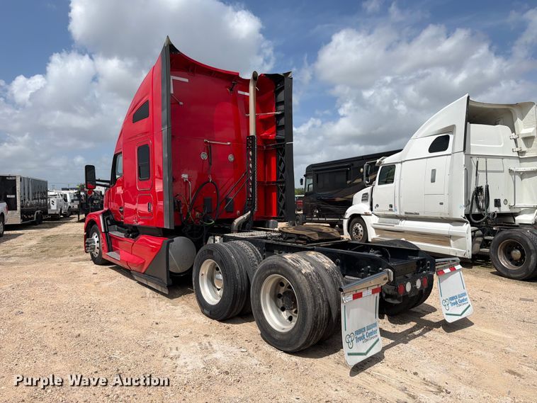 image for item YA3745 2023 Kenworth T680 semi truck