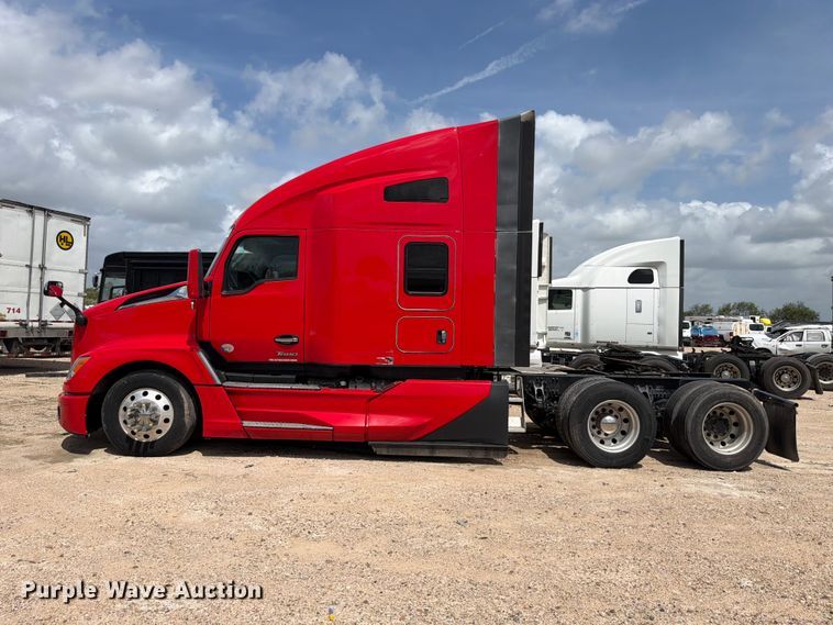 image for item YA3745 2023 Kenworth T680 semi truck