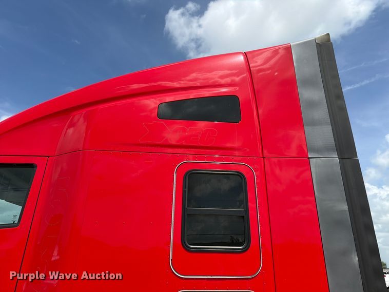 image for item YA3745 2023 Kenworth T680 semi truck