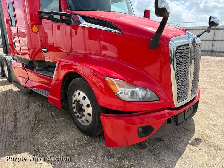 image for item YA3745 2023 Kenworth T680 semi truck