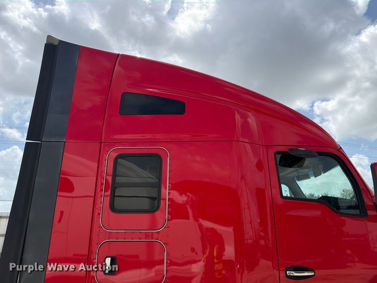 image for item YA3745 2023 Kenworth T680 semi truck