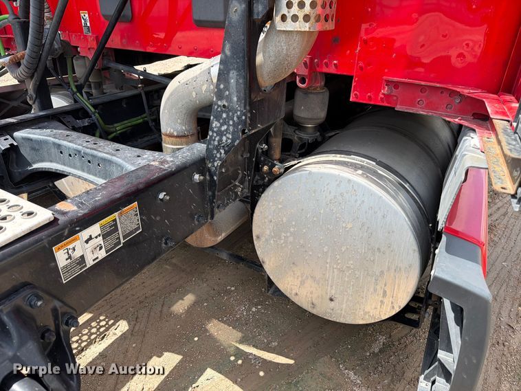 image for item YA3745 2023 Kenworth T680 semi truck