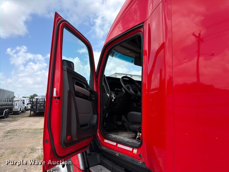 image for item YA3745 2023 Kenworth T680 semi truck