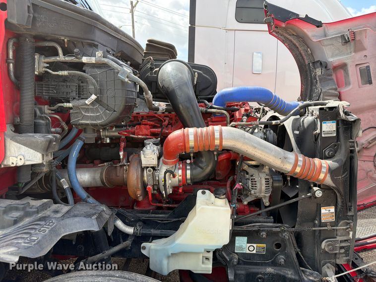image for item YA3745 2023 Kenworth T680 semi truck