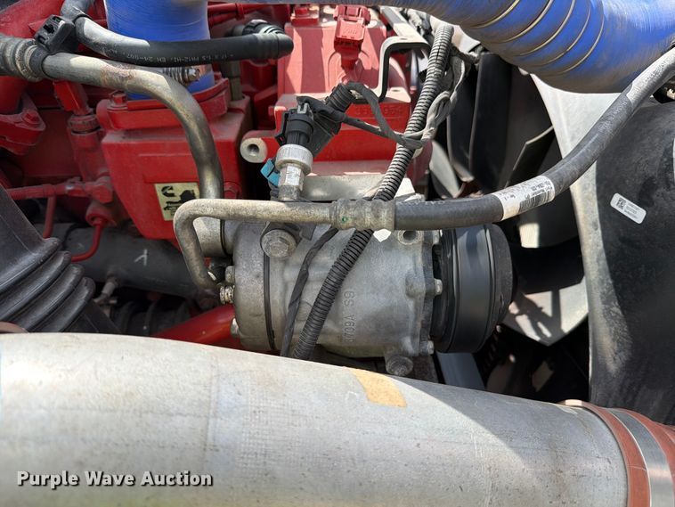 image for item YA3745 2023 Kenworth T680 semi truck