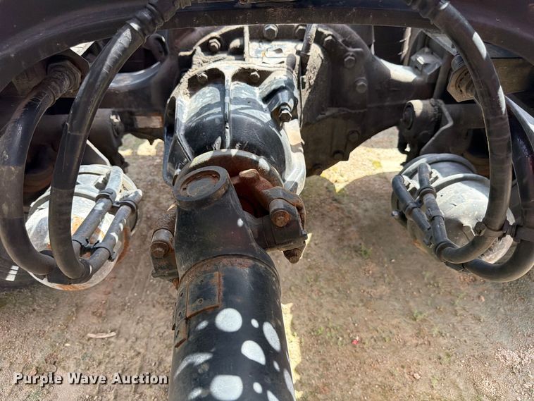 image for item YA3745 2023 Kenworth T680 semi truck
