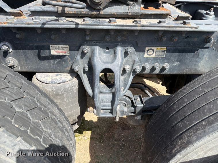 image for item YA3745 2023 Kenworth T680 semi truck