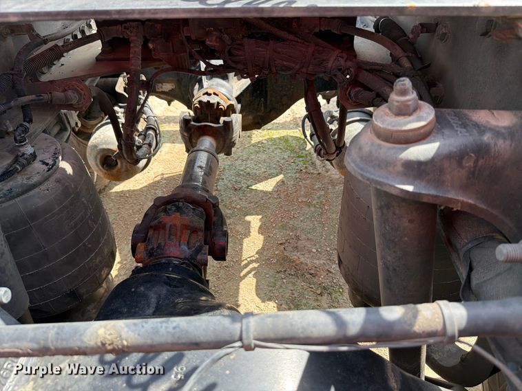 image for item YA3745 2023 Kenworth T680 semi truck