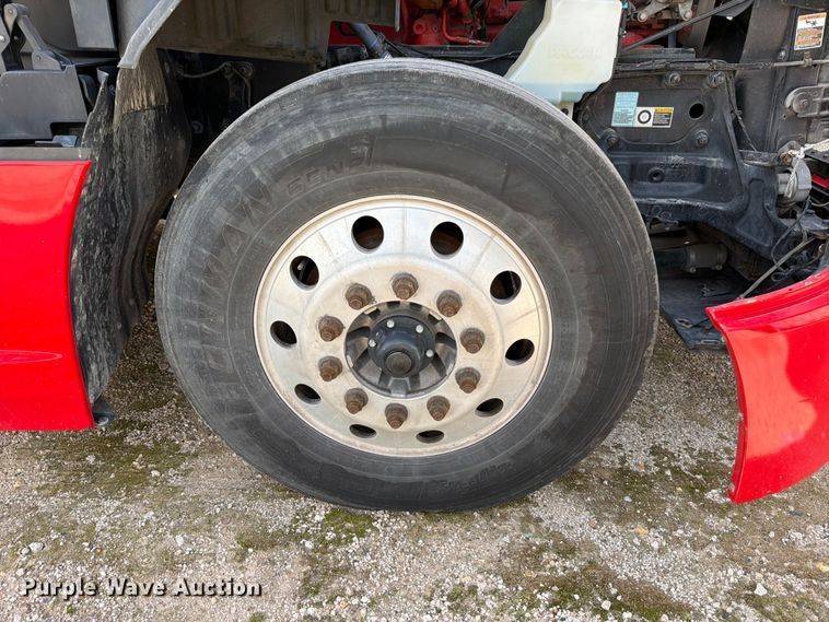 image for item YA3745 2023 Kenworth T680 semi truck