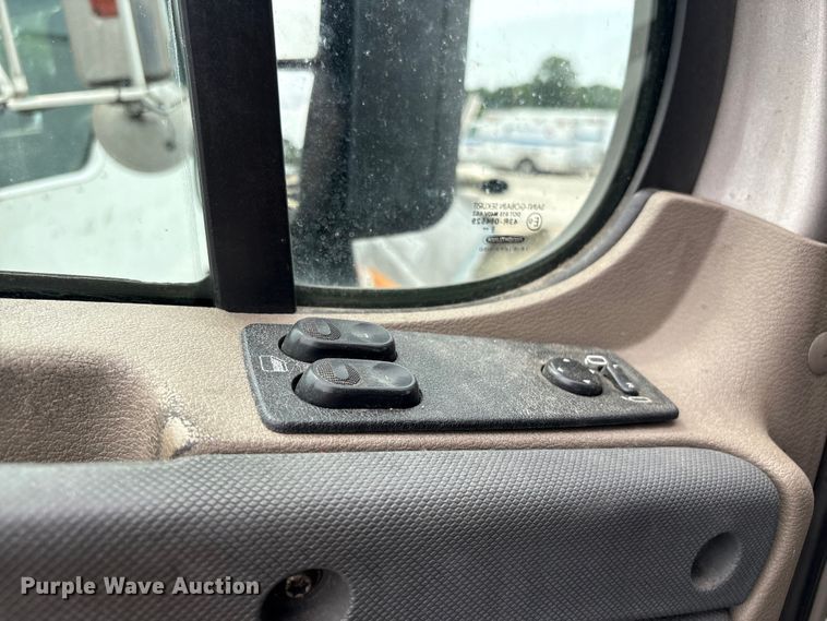 image for item YA3780 2017 Freightliner Cascadia semi truck