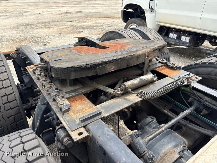 image for item YA3780 2017 Freightliner Cascadia semi truck