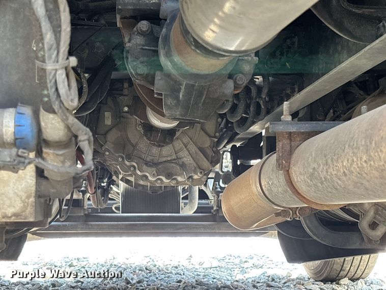image for item YA3796 2019 Peterbilt 579 semi truck