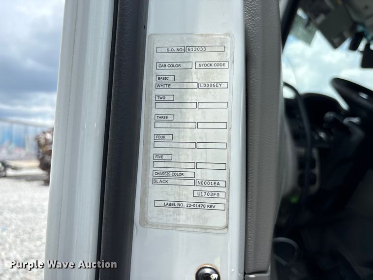 image for item YA3796 2019 Peterbilt 579 semi truck