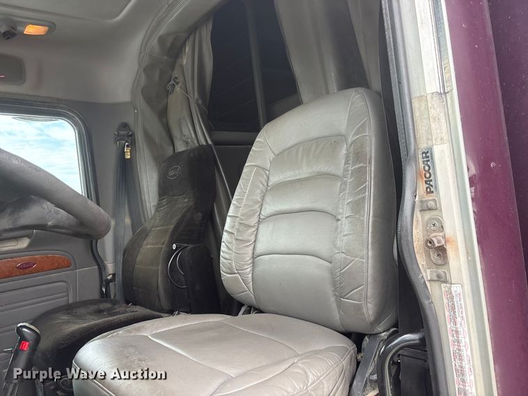 image for item YA3807 2008 Peterbilt 389 semi truck