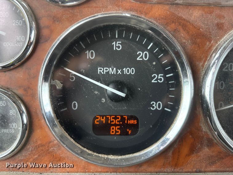 image for item YA3807 2008 Peterbilt 389 semi truck