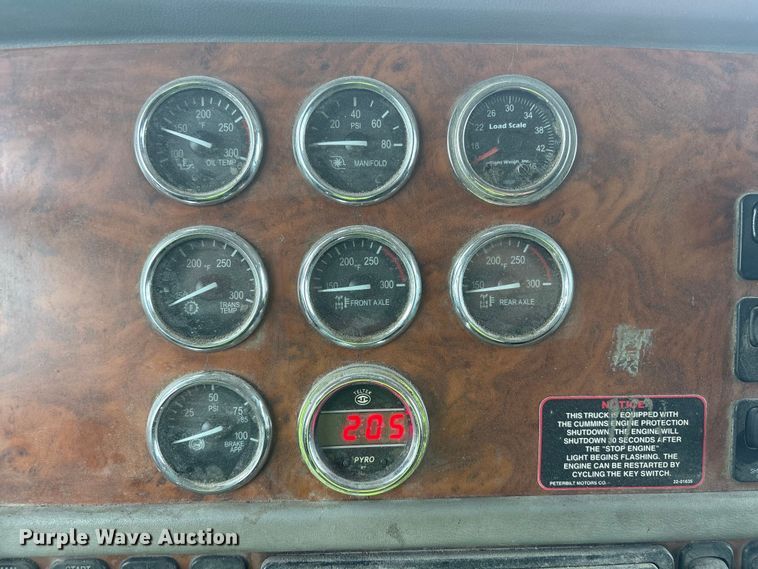 image for item YA3807 2008 Peterbilt 389 semi truck