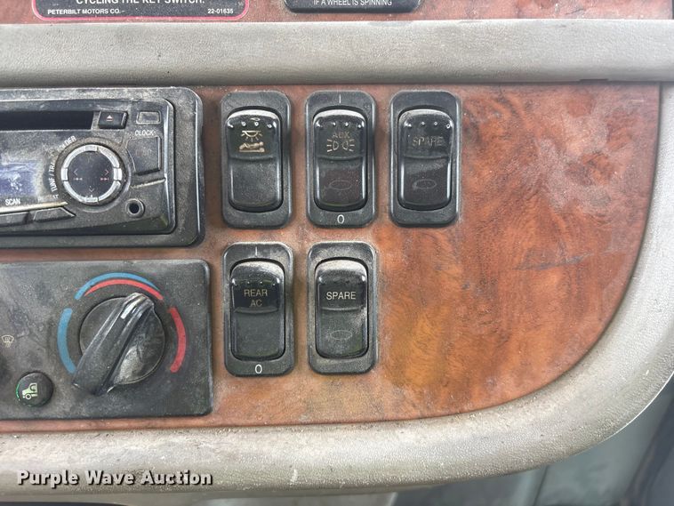 image for item YA3807 2008 Peterbilt 389 semi truck