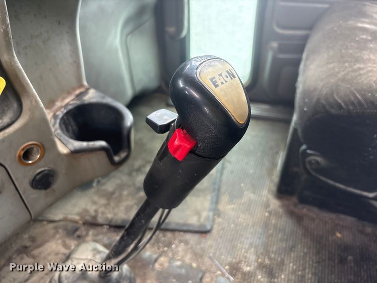 image for item YA3807 2008 Peterbilt 389 semi truck