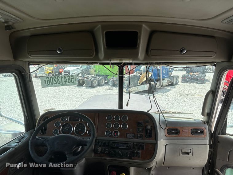 image for item YA3807 2008 Peterbilt 389 semi truck