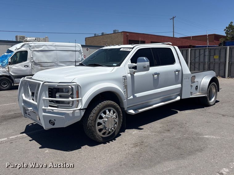Photo of a 2023 Ford F450 Super Duty