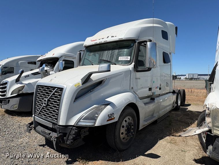 2022 Volvo VNL semi truck