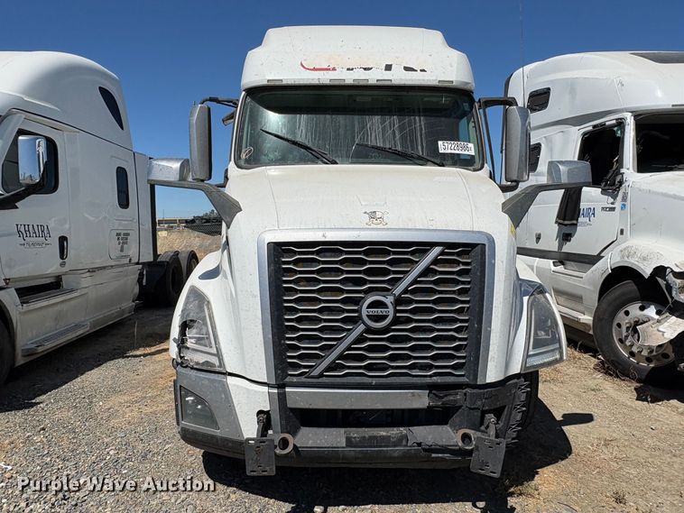 image for item YA3860 2022 Volvo VNL semi truck