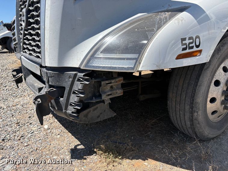 image for item YA3860 2022 Volvo VNL semi truck