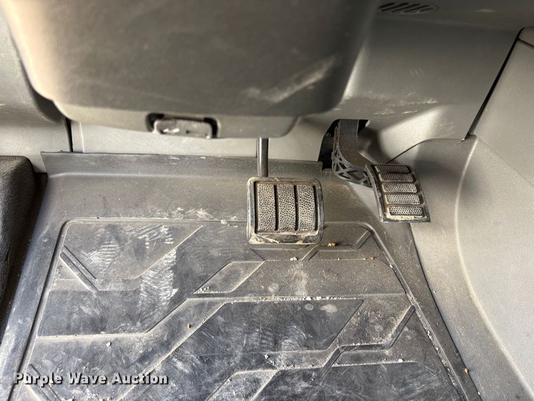 image for item YA3860 2022 Volvo VNL semi truck
