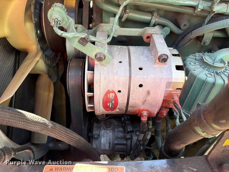 image for item YA3860 2022 Volvo VNL semi truck