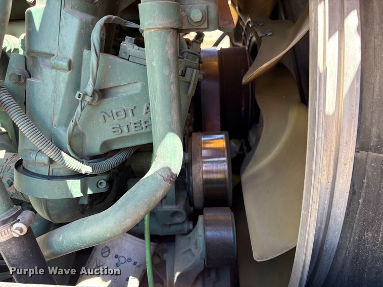 image for item YA3860 2022 Volvo VNL semi truck