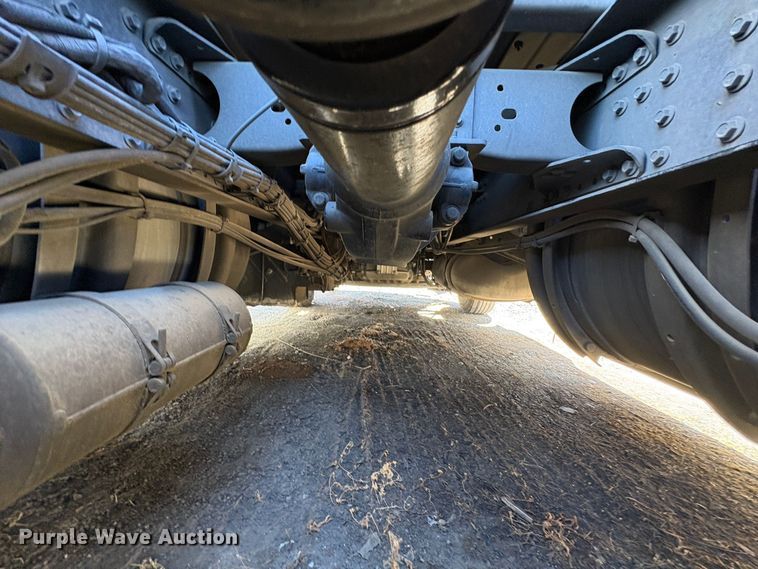 image for item YA3860 2022 Volvo VNL semi truck