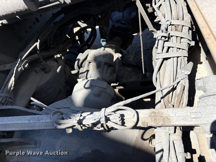 image for item YA3860 2022 Volvo VNL semi truck