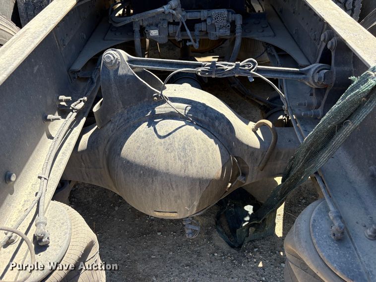 image for item YA3860 2022 Volvo VNL semi truck