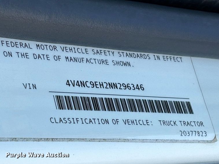image for item YA3860 2022 Volvo VNL semi truck