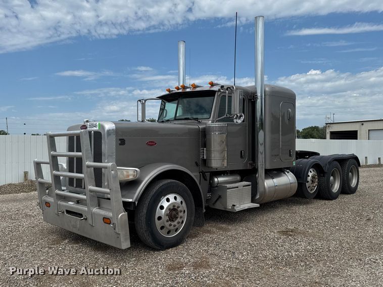 2012 Peterbilt 389 semi truck