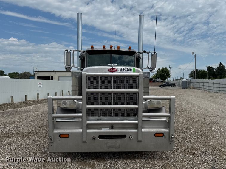 image for item YA3875 2012 Peterbilt 389 semi truck