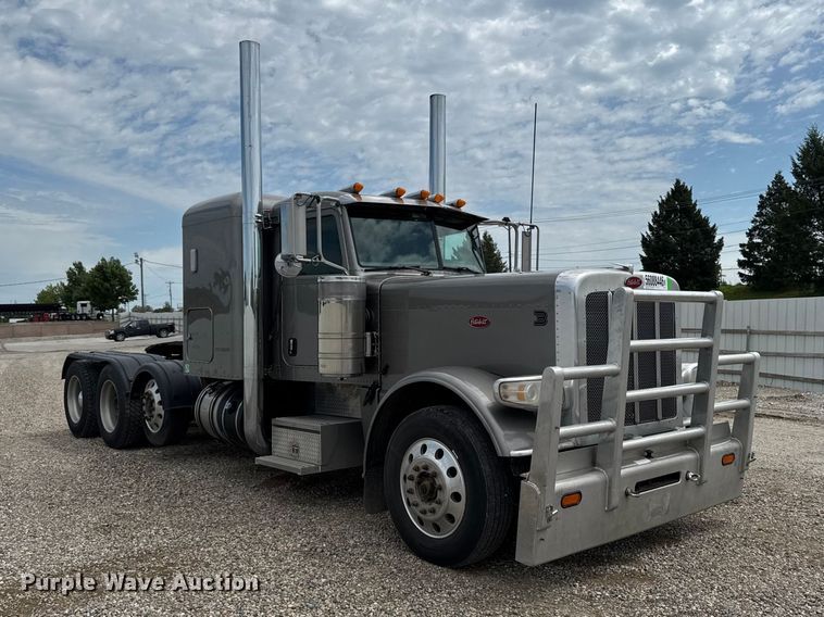 image for item YA3875 2012 Peterbilt 389 semi truck