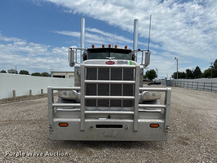 image for item YA3875 2012 Peterbilt 389 semi truck