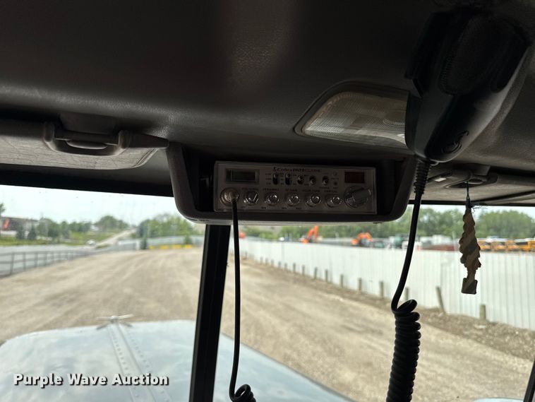 image for item YA3875 2012 Peterbilt 389 semi truck