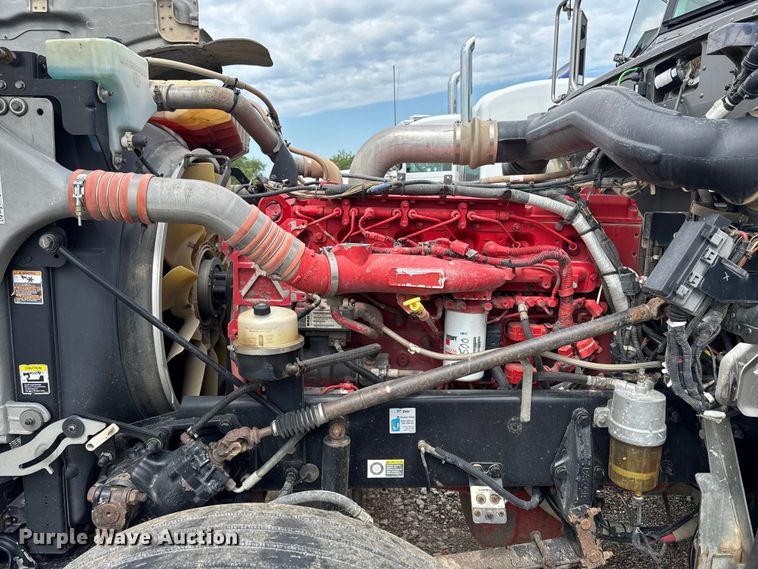 image for item YA3875 2012 Peterbilt 389 semi truck