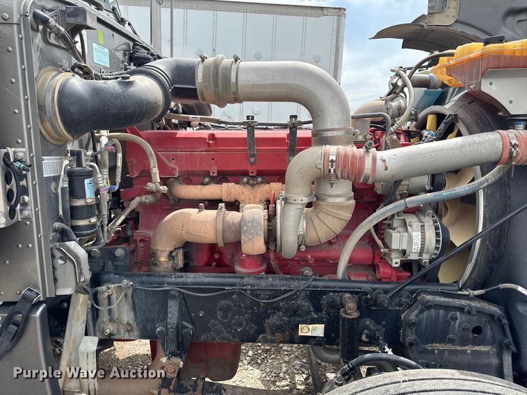 image for item YA3875 2012 Peterbilt 389 semi truck