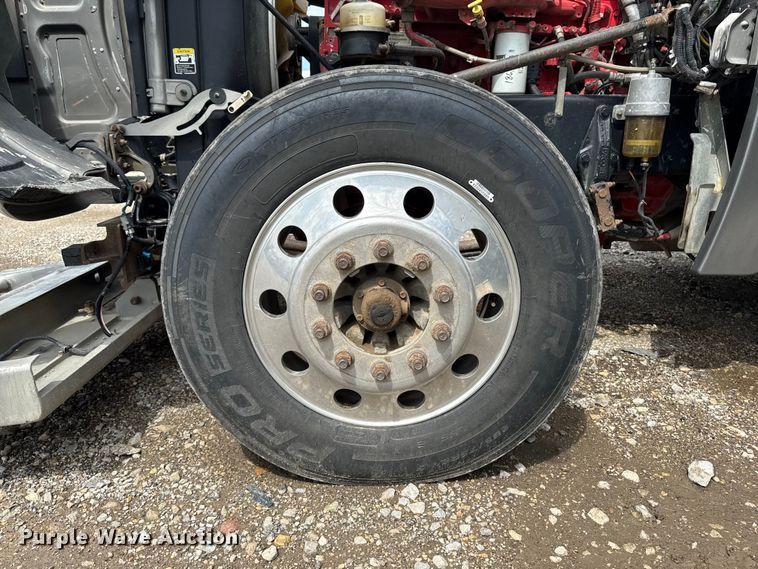 image for item YA3875 2012 Peterbilt 389 semi truck