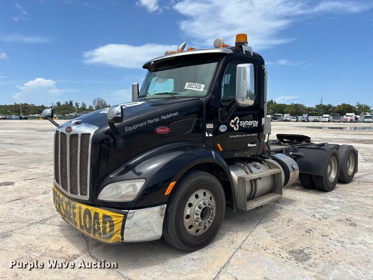 image for item YA3948 2018 Peterbilt 579 semi truck