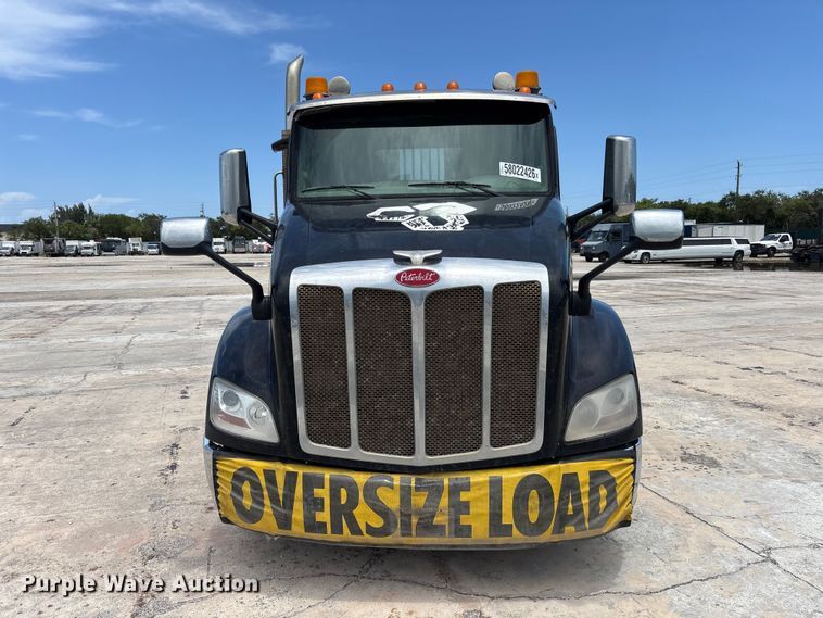 image for item YA3948 2018 Peterbilt 579 semi truck