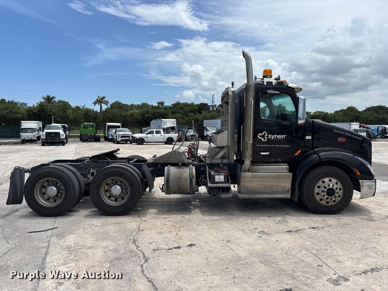 image for item YA3948 2018 Peterbilt 579 semi truck
