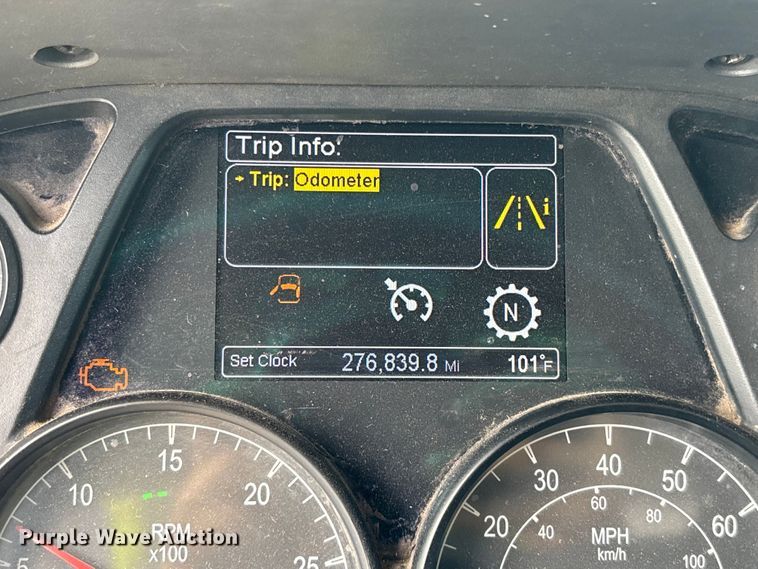 image for item YA3948 2018 Peterbilt 579 semi truck