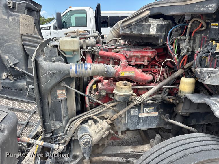 image for item YA3948 2018 Peterbilt 579 semi truck