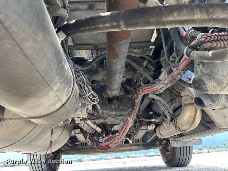 image for item YA3948 2018 Peterbilt 579 semi truck