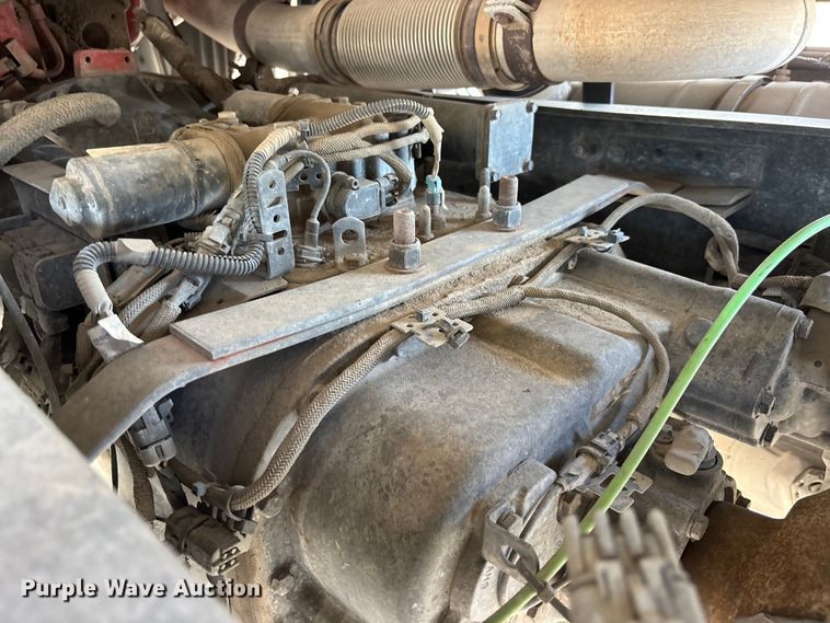 image for item YA3948 2018 Peterbilt 579 semi truck